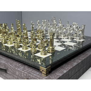 Шахматы из камня подарочные «Римская война» — змеевик
