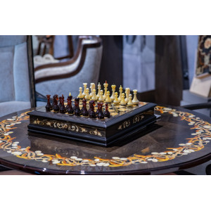 Шахматный ларец из морёного дуба с перламутровой инкрустацией и янтарными фигурами (премиальный набор)