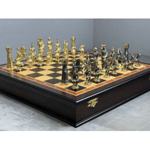 Шахматы подарочные в ларце с фигурами