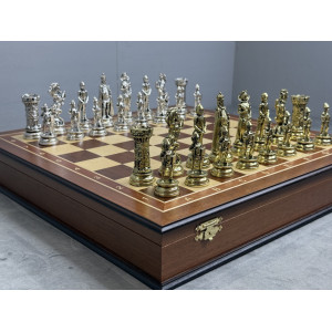 Шахматный ларец с фигурами