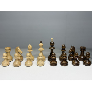 Шахматные фигуры из клена